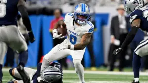 Jahmyr Gibbs vắng mặt trong buổi tập đầu tiên của Detroit Lions giữa lúc hợp đồng còn bỏ ngỏ