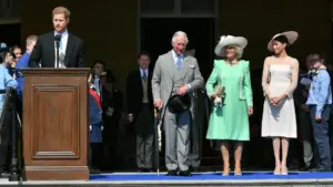 Vua Charles III, Hoàng hậu Camilla gặp Hoàng tử Harry, Meghan cùng các con tại Anh