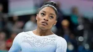 Simone Biles trở lại bệnh viện để thực hiện thủ thuật sau khi suýt chết