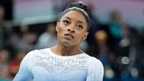 Simone Biles trở lại bệnh viện để thực hiện thủ thuật sau khi suýt chết