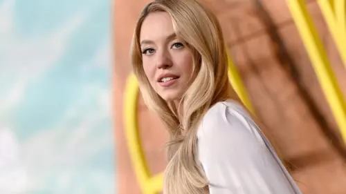 Sydney Sweeney Chia Sẻ Ảnh Bikini Và Nội Y Trong Chuyến Đi Úc