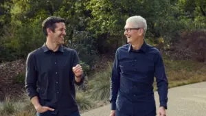 Tim Cook, John Ternus bàn về việc chuyển giao chức CEO Apple và nhiều điều khác