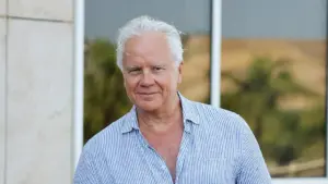 Tim Robbins chia sẻ về trải nghiệm ayahuasca giúp giải tỏa cơn giận về ‘văn hóa hủy diệt’