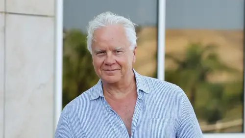 Tim Robbins chia sẻ về trải nghiệm ayahuasca giúp giải tỏa cơn giận về ‘văn hóa hủy diệt’