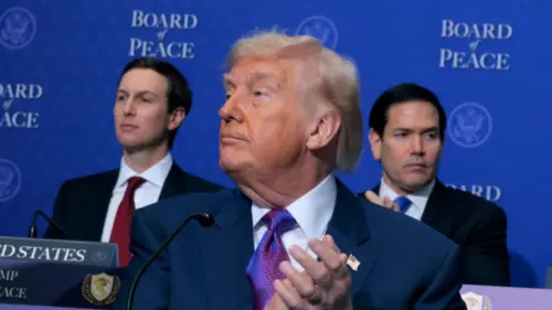 Tổng Thống Donald Trump thông báo thỏa thuận giải trừ vũ khí Hamas ở Gaza, còn nhiều bất trắc