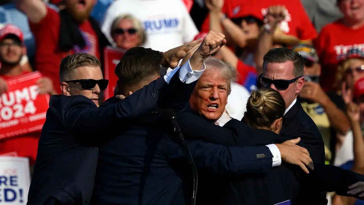 Tổng Thống Donald Trump vinh danh Thượng nghị sĩ Lindsey Graham, đánh dấu kỷ niệm vụ tấn công ở Butler
