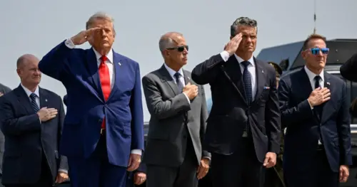 Tổng Thống Trump dự lễ tiễn biệt bốn quân nhân Hoa Kỳ