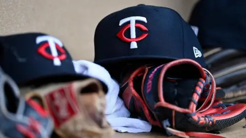 Bốn cầu thủ Minnesota Twins cùng lên xe hoa trong cùng một ngày nghỉ đông