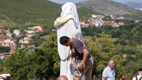 Ngôi Thánh Địa Công Giáo Ở Bosnia Bị Phá Hoại, Linh Mục Kêu Gọi Tha Thứ