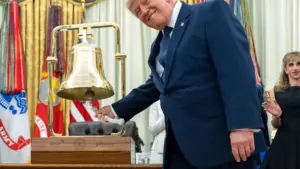 Tổng Thống Donald Trump Tưng Bốc Kế Hoạch “Tài Khoản Trump”, Một Số Gia Đình Vẫn Đang Chờ Đợi