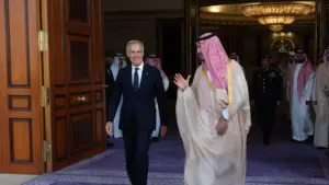 Thủ Tướng Canada Bảo Vệ Chuyến Thăm Saudi Arabia và Phản Bác Chỉ Trích