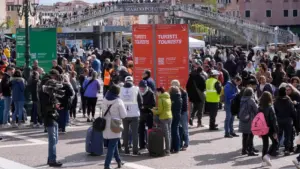 Thị trưởng Venice đề xuất giá vé linh hoạt cho khách trong ngày, tối đa 50 Euro
