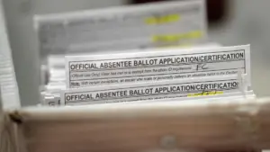 Đảng Dân Chủ Wisconsin Muốn Cho Phép Cử Tri Bỏ Phiếu Lại Ballot Sơ Bộ Vắng Mặt