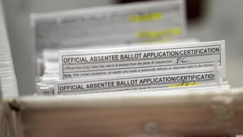 Đảng Dân Chủ Wisconsin Muốn Cho Phép Cử Tri Bỏ Phiếu Lại Ballot Sơ Bộ Vắng Mặt
