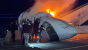 Báo cáo NTSB: Cả hai động cơ đều hỏng trước khi máy bay nhỏ rơi trên cao tốc Texas