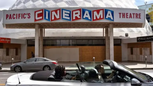 Rạp chiếu phim Cinerama Dome ở Hollywood, đóng cửa vì đại dịch COVID-19, sẽ mở cửa trở lại