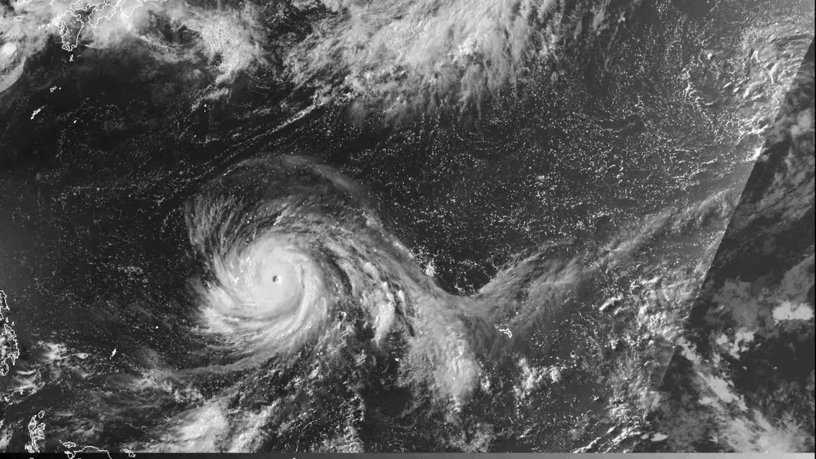 Bão Super Typhoon Bavi đổ bộ các lãnh thổ Hoa Kỳ trên Thái Bình Dương