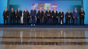 Tổng Thống Thổ Nhĩ Kỳ Tặng Quà Súng Lục Cho Các Lãnh Đạo NATO