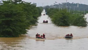 Bão nhiệt đới ở Trung Quốc gây lũ lụt, 39 người chết
