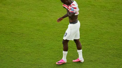 Tổng thống Donald Trump can thiệp, FIFA gỡ thẻ đỏ của cầu thủ Mỹ Balogun tại World Cup