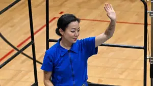 Nữ ứng viên Thống đốc Wisconsin Francesca Hong đối mặt câu hỏi về việc không được AOC và Bernie Sanders ủng hộ