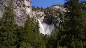 Chính quyền Tổng Thống Donald Trump được cho là đang xem xét trao đổi đất đai ở Yosemite