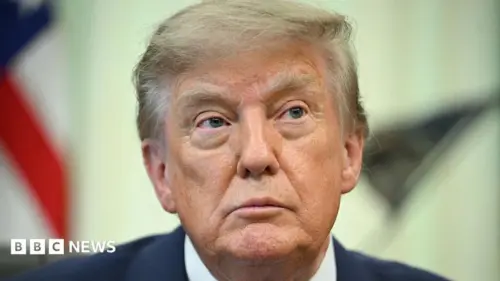 Donald Trump bị kiện vì dịch vụ ưu tiên của Truth Social trị giá 100.000 USD