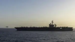 Gia đình lo ngại về khủng hoảng sức khỏe tâm thần trên tàu USS Lincoln