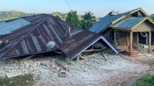 Động đất mạnh 7.7 độ Richter rung chuyển gần Indonesia