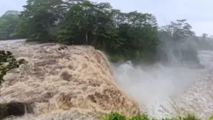Hawaii đối mặt với cơn bão Lala