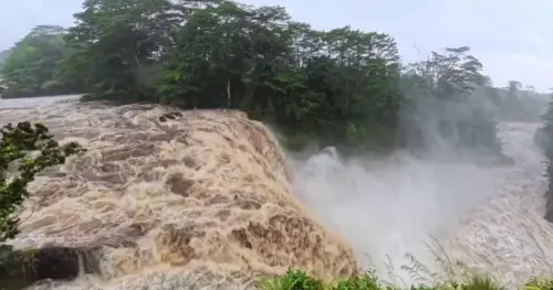 Hawaii đối mặt với cơn bão Lala
