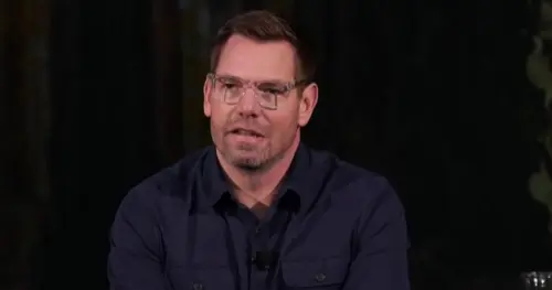 FBI lục soát nhà cựu Dân biểu Eric Swalwell, thu giữ thiết bị điện tử