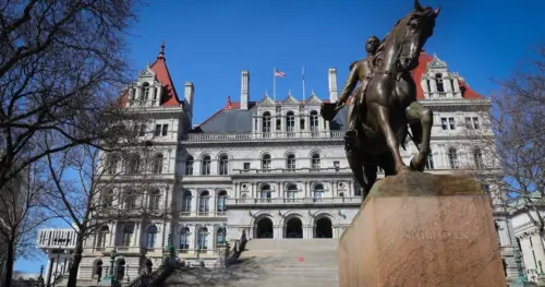 Phụ nữ bị cáo buộc âm mưu tấn công Điện Capitol New York lấy cảm hứng từ IS
