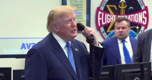 Tổng Thống Trump công bố Học viện Lực lượng Không gian mới trước thềm vụ phóng của NASA
