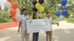 Quỹ Marathon Houston trao học bổng đại học cho sinh viên địa phương