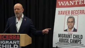 Ứng cử viên Thống đốc California Steve Hilton tố cáo Xavier Becerra đặt trẻ em di cư vào vòng nguy hiểm