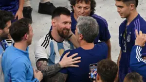 Lionel Messi tưởng nhớ cha, bày tỏ nghi ngờ về việc tiếp tục thi đấu