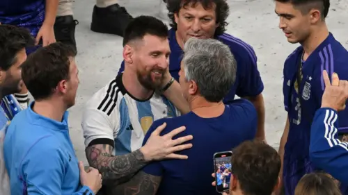 Lionel Messi tưởng nhớ cha, bày tỏ nghi ngờ về việc tiếp tục thi đấu