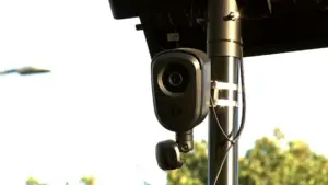 Cư dân lo ngại về quyền riêng tư khi HOA lắp đặt camera Flock ở Brentwood