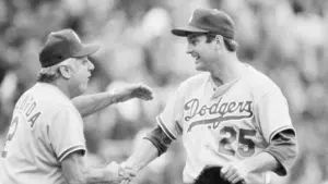 Tommy John, cựu cầu thủ bóng chày và người đặt tên cho ca phẫu thuật tiên phong, qua đời ở tuổi 83