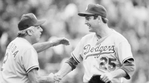 Tommy John, cựu cầu thủ bóng chày và người đặt tên cho ca phẫu thuật tiên phong, qua đời ở tuổi 83