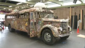 Chiếc xe ‘Furthur’, biểu tượng phong trào hippie thập niên 60, trở lại San Francisco
