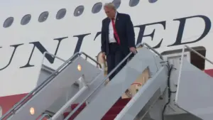 Phán quyết của tòa án liên bang bác bỏ chính sách cấm nhập cảnh của Tổng Thống Donald Trump