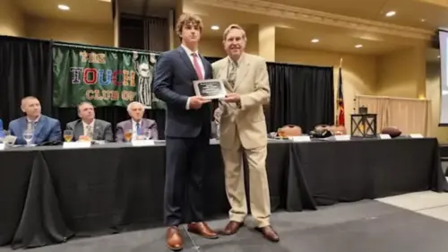 Touchdown Club Houston vinh danh đội hình xuất sắc trước mùa giải High School