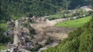 Nepal và Trung Quốc: Hơn 670 người chết, gần 3.000 người mất tích sau lũ lụt thảm khốc