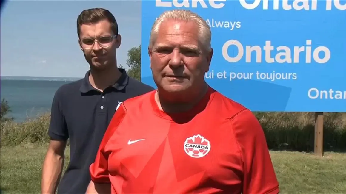 Thủ hiến Ontario đáp trả sắc lệnh &#8216;Hồ Mỹ&#8217; của Tổng thống Donald Trump bằng bảng hiệu &#8216;Hồ Ontario&#8217;