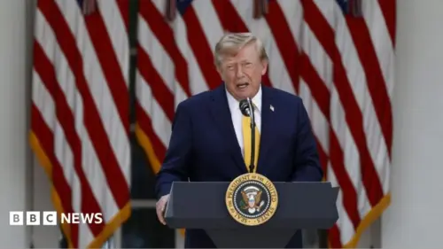 Căng Thẳng Thương Mại Mỹ-Canada Leo Thang Khi Tổng Thống Trump Đe Dọa Tăng Thuế Xe Hơi