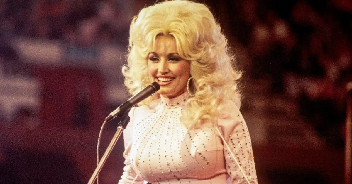 Nghệ sĩ và công chúng tưởng nhớ Dolly Parton