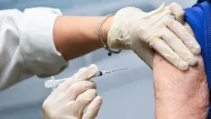 Cơ Quan Y Tế Hoa Kỳ Phê Chuẩn Vắc-xin Cúm mRNA Đầu Tiên