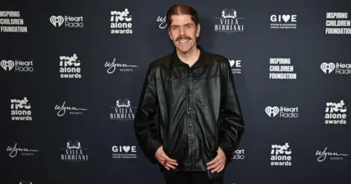 Perez Hilton Nhập Viện Sau Tin Tức Tự Làm Tổn Thương Trên Livestream